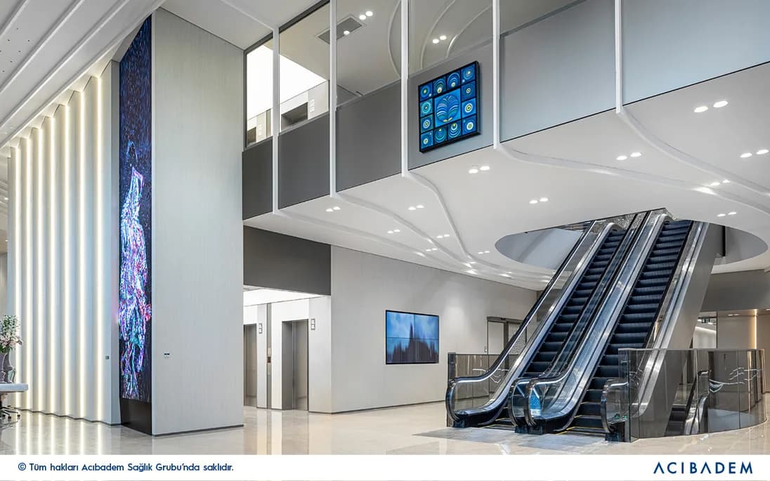 Main lobby at Acibadem Ataşehir Hospital