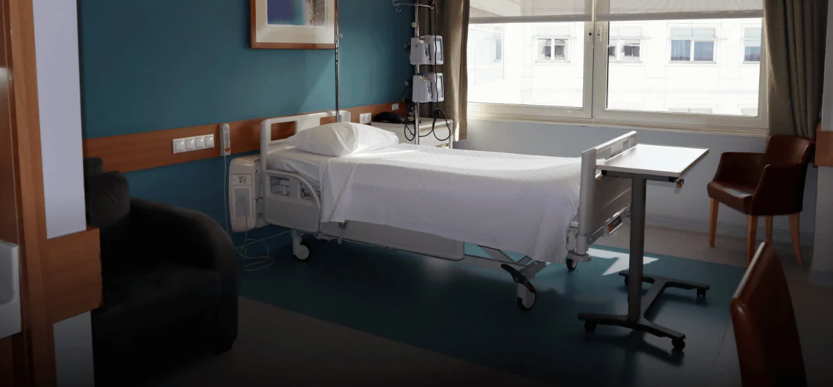 Patient room with clinical equipment at Anadolu Medical Center in Gebze